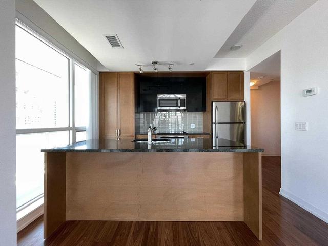 2220 - 98 Lillian St, Condo with 2 bedrooms, 2 bathrooms and 1 parking in Toronto ON | Image 37