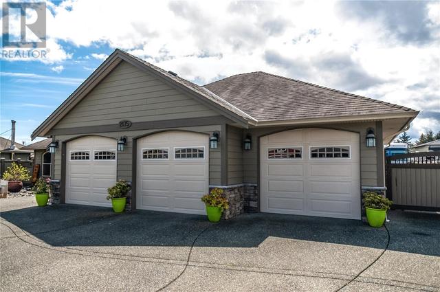 2175 Forest Grove Dr, House detached with 4 bedrooms, 2 bathrooms and 3 parking in Campbell River BC | Image 39