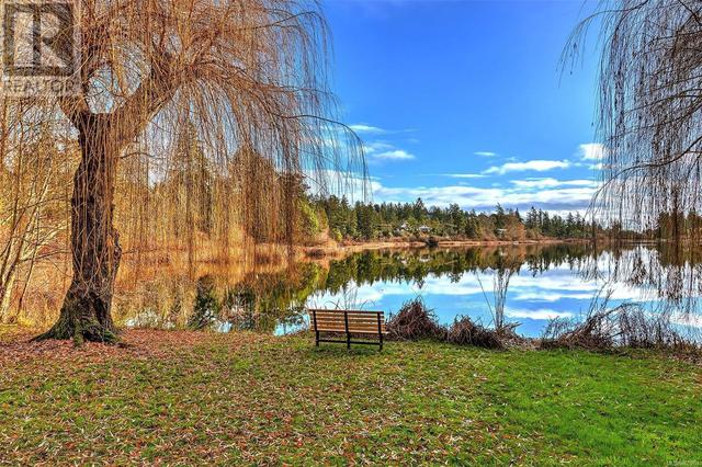Enjoy a stroll around nearby Florence Lake. | Image 21