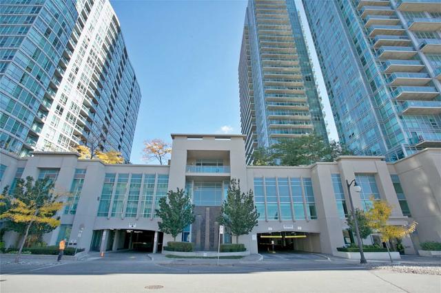 1813 - 155 Legion Rd N, Condo with 2 bedrooms, 2 bathrooms and 1 parking in Toronto ON | Image 1