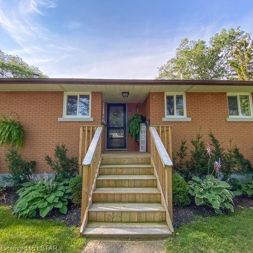 69 Vimy Crescent, House detached with 4 bedrooms, 2 bathrooms and 2 parking in Sarnia ON | Image 15