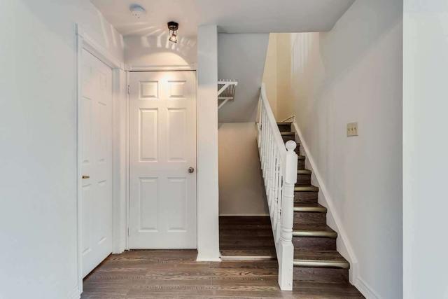 unit 1 - 212 Milan St, House detached with 5 bedrooms, 3 bathrooms and 2 parking in Toronto ON | Image 5