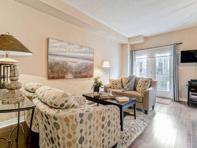 8 - 61 Nelson St, House attached with 3 bedrooms, 3 bathrooms and 3 parking in Brampton ON | Image 5
