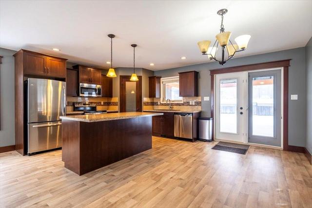 2311 Falcon Court, House detached with 3 bedrooms, 2 bathrooms and 5 parking in Sparwood BC | Image 19