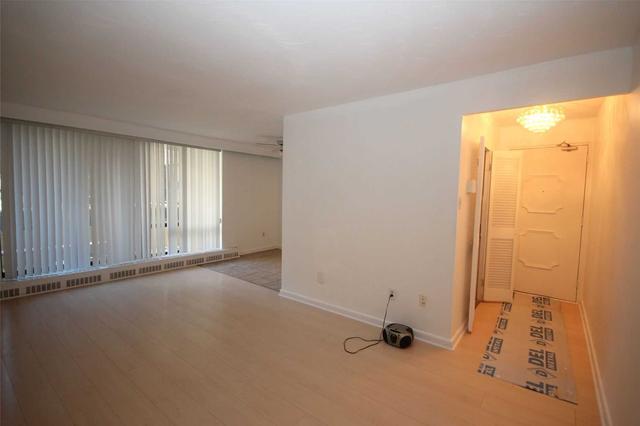 201 - 915 Midland Ave, Condo with 1 bedrooms, 1 bathrooms and 1 parking in Toronto ON | Image 1