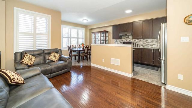 6 Selsdon St, House semidetached with 4 bedrooms, 3 bathrooms and 3 parking in Brampton ON | Image 23