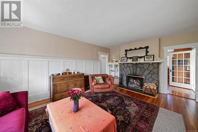 2118 Pentland Rd, House detached with 3 bedrooms, 1 bathrooms and 2 parking in Oak Bay BC | Image 19