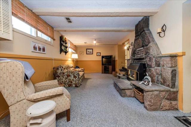 204 Little Ave, House detached with 3 bedrooms, 2 bathrooms and 4 parking in Barrie ON | Image 7
