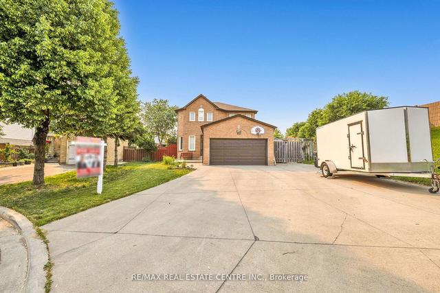 26 Nepean Pl, House detached with 4 bedrooms, 4 bathrooms and 8 parking in Brampton ON | Image 23