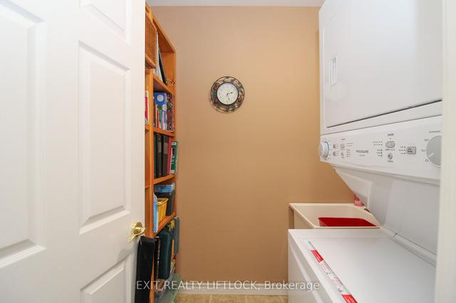 149 Village Cres, Townhouse with 2 bedrooms, 2 bathrooms and 2 parking in Peterborough ON | Image 4