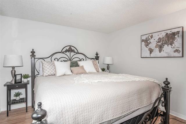 83 Hughes Cres, House attached with 3 bedrooms, 3 bathrooms and 3 parking in Ajax ON | Image 14