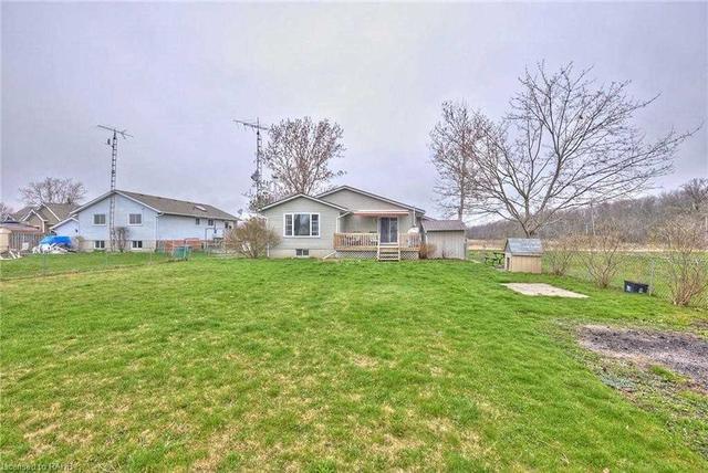 3268 Lakeshore Rd, House detached with 3 bedrooms, 2 bathrooms and 6 parking in Haldimand County ON | Image 9