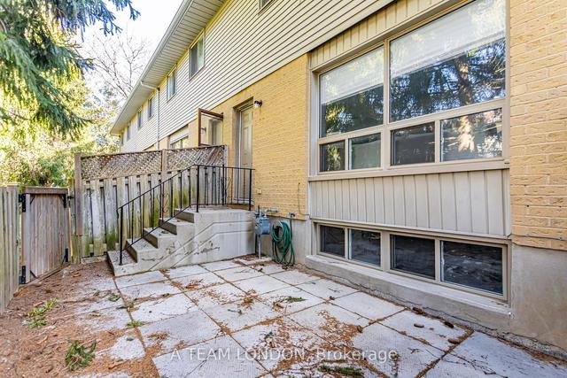 56 - 35 Waterman Ave, Townhouse with 3 bedrooms, 2 bathrooms and 1 parking in London ON | Image 21