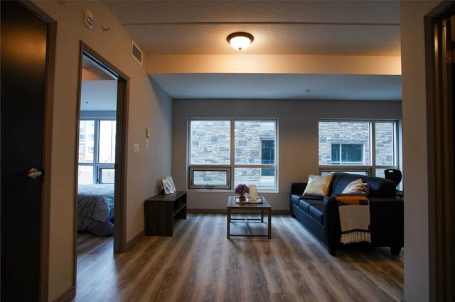 110b - 275 Larch St, Condo with 2 bedrooms, 2 bathrooms and 0 parking in Waterloo ON | Image 3
