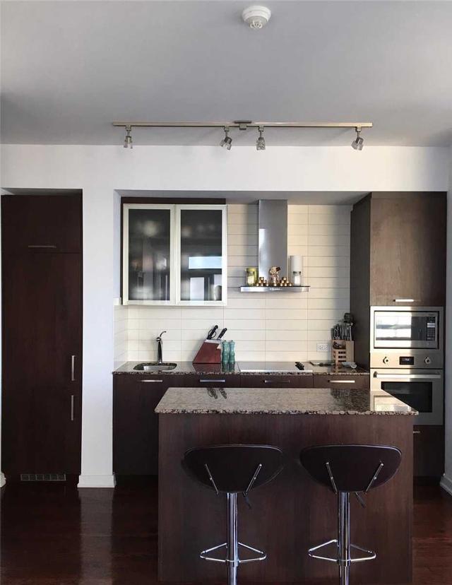 5402 - 12 York St, Condo with 2 bedrooms, 2 bathrooms and 1 parking in Toronto ON | Image 7