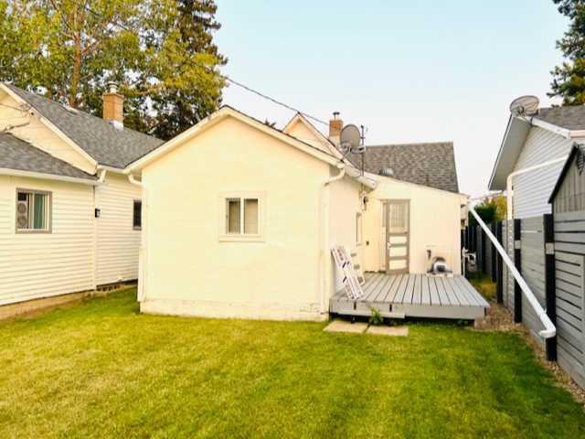 5106 and 5110 50 Street, House detached with 4 bedrooms, 2 bathrooms and 1 parking in Castor AB | Image 3