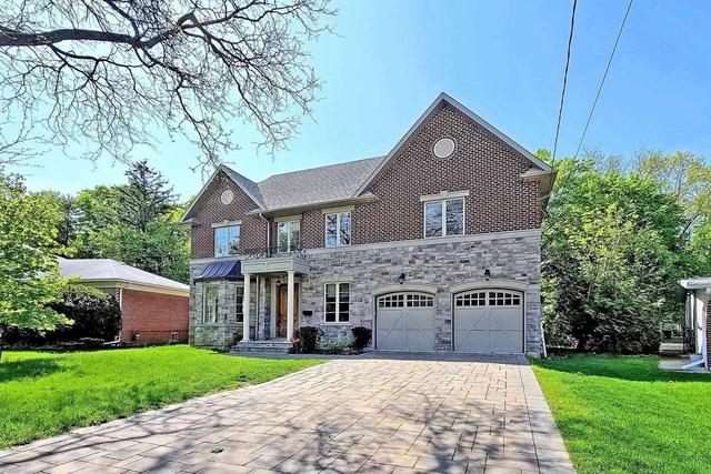 29 Christine Cres, House detached with 4 bedrooms, 6 bathrooms and 6 parking in Toronto ON | Image 2