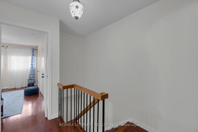32 - 32 Farm Green Way, Townhouse with 3 bedrooms, 3 bathrooms and 2 parking in Toronto ON | Image 14