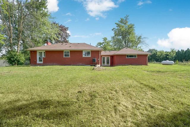 7548 Sixth Line, House detached with 2 bedrooms, 1 bathrooms and 10 parking in Milton ON | Image 10