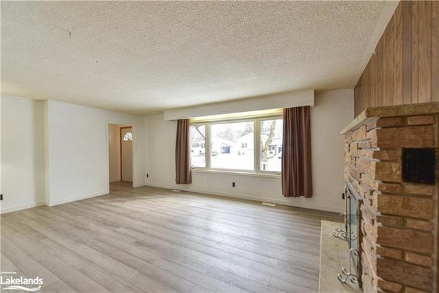 360 Mississaga Street W, House detached with 3 bedrooms, 3 bathrooms and 4 parking in Orillia ON | Image 50