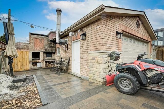 21 Thornton Ave, House detached with 4 bedrooms, 4 bathrooms and 7 parking in Toronto ON | Image 22
