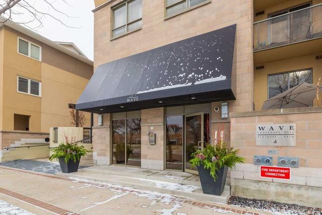 705 - 4 Elsinore Path, Condo with 1 bedrooms, 1 bathrooms and 1 parking in Toronto ON | Image 1