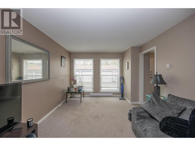 4990 - 25 Avenue Unit# 3, House attached with 2 bedrooms, 1 bathrooms and 2 parking in Vernon BC | Image 6