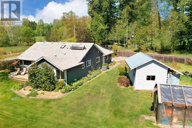 3253 Godin Rd, House detached with 3 bedrooms, 2 bathrooms and 4 parking in Comox Valley C (Puntledge   Black Creek) BC | Image 35