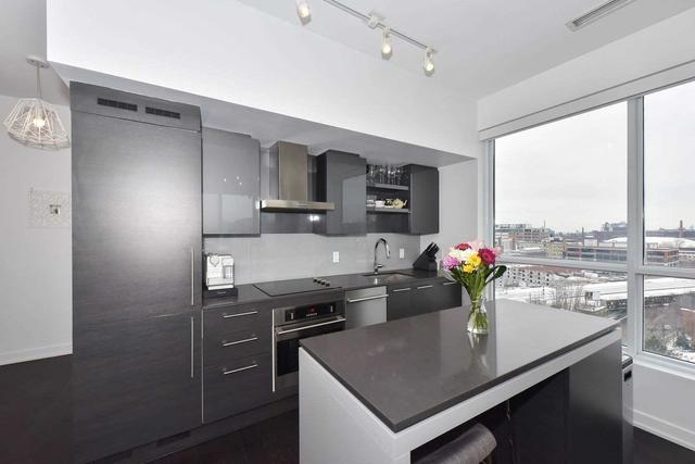 1036 - 1030 King St W, Condo with 2 bedrooms, 2 bathrooms and 1 parking in Toronto ON | Image 2