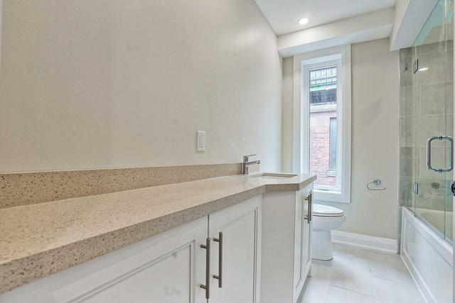 upper - 354 Brunswick Ave, House semidetached with 4 bedrooms, 2 bathrooms and 0 parking in Toronto ON | Image 12