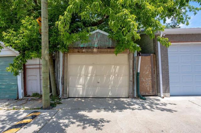 98 Rosethorn Ave, House semidetached with 2 bedrooms, 2 bathrooms and 1 parking in Toronto ON | Image 33