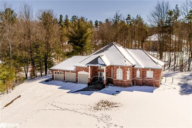 6 Topaz Court, House detached with 3 bedrooms, 2 bathrooms and 10 parking in Oro Medonte ON | Image 1