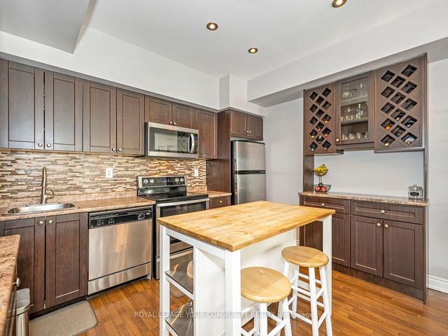 119 - 25 Richgrove Dr, Townhouse with 2 bedrooms, 2 bathrooms and 1 parking in Toronto ON | Image 2