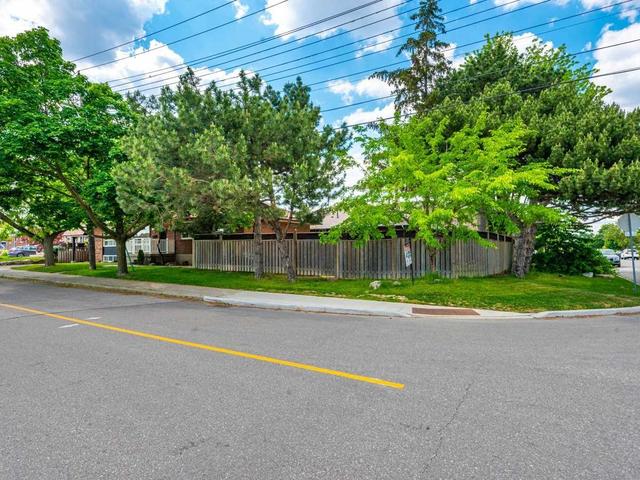 82 Pachino Blvd, House detached with 3 bedrooms, 3 bathrooms and 3 parking in Toronto ON | Image 28