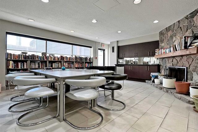 608 - 105 Mccaul St, Condo with 1 bedrooms, 1 bathrooms and 0 parking in Toronto ON | Image 19