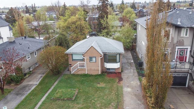 1724 Westmount Road Nw, House detached with 3 bedrooms, 2 bathrooms and 4 parking in Calgary AB | Image 5