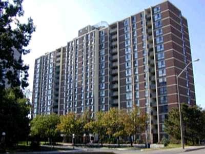 402 - 3170 Kirwin Ave, Condo with 2 bedrooms, 2 bathrooms and 1 parking in Mississauga ON | Image 1