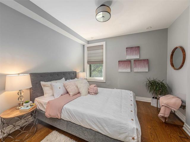 29 Hillsboro Ave, House semidetached with 2 bedrooms, 3 bathrooms and 0 parking in Toronto ON | Image 3