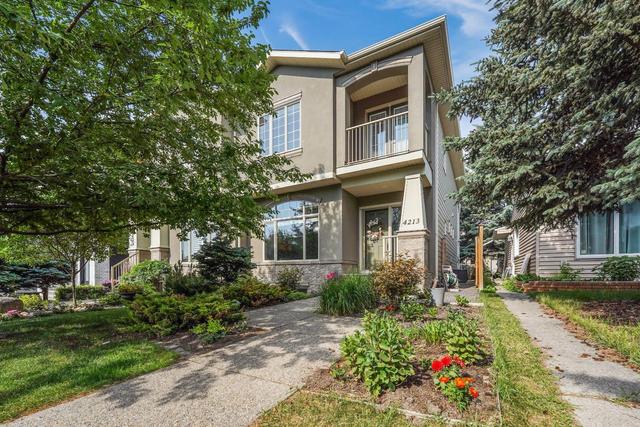 4213 18 Street Sw, Home with 4 bedrooms, 3 bathrooms and 2 parking in Calgary AB | Image 1