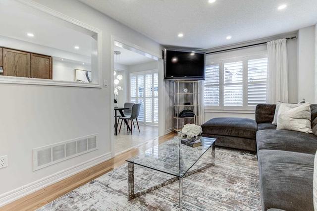 271 Golden Orchard Rd, House semidetached with 3 bedrooms, 4 bathrooms and 3 parking in Vaughan ON | Image 5