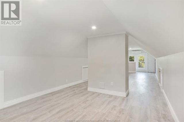 1527 Central, House detached with 3 bedrooms, 1 bathrooms and null parking in Windsor ON | Image 24