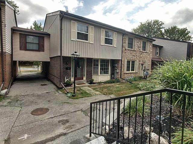 th 39 - 125 Palmdale Dr, Townhouse with 4 bedrooms, 2 bathrooms and 1 parking in Toronto ON | Image 1