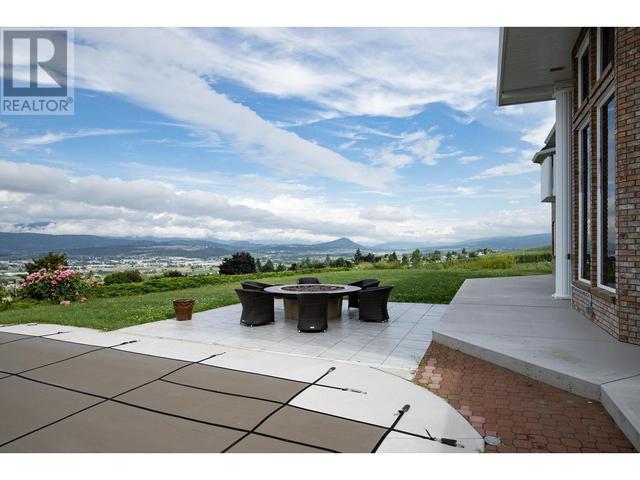 1135 Graf Road, House detached with 4 bedrooms, 4 bathrooms and 18 parking in Kelowna BC | Image 66