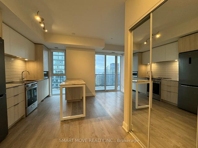 3707 - 70 Annie Craig Dr, Condo with 1 bedrooms, 2 bathrooms and 1 parking in Toronto ON | Image 4