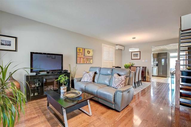 206 Emerson Ave, House semidetached with 3 bedrooms, 2 bathrooms and 2 parking in Toronto ON | Image 27