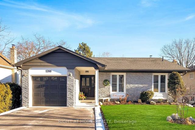 1208 Falgarwood Dr, House detached with 3 bedrooms, 4 bathrooms and 4 parking in Oakville ON | Image 1