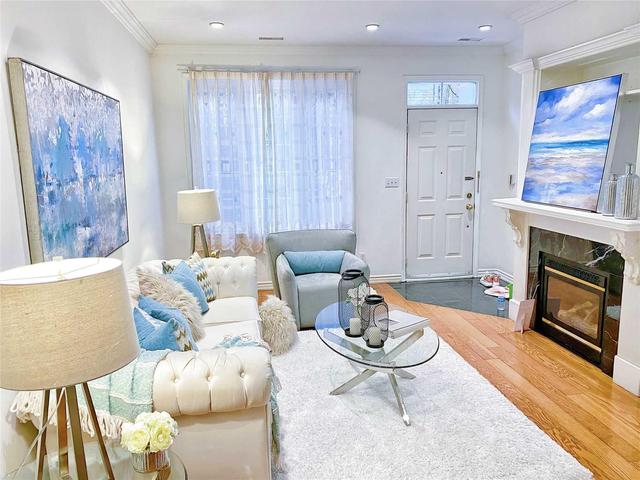 515 - 11 Everson Dr, Townhouse with 3 bedrooms, 3 bathrooms and 1 parking in Toronto ON | Image 2