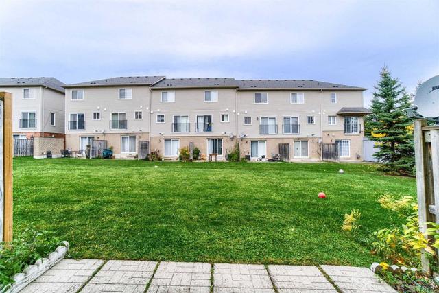 179 Trudeau Ave, Townhouse with 3 bedrooms, 3 bathrooms and 3 parking in Mississauga ON | Image 16