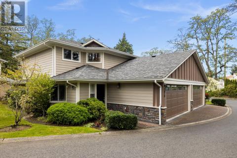 10 830 Rogers Ave, Saanich, BC, V8X3P9 | Card Image