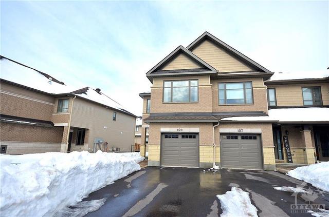 109 Porter Street, Townhouse with 3 bedrooms, 3 bathrooms and 3 parking in Ottawa ON | Image 2